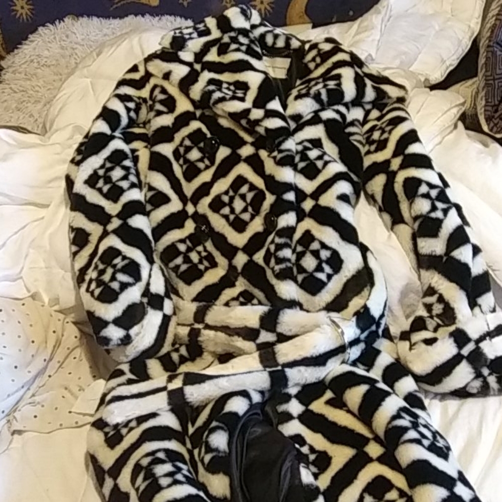 Fur size 4